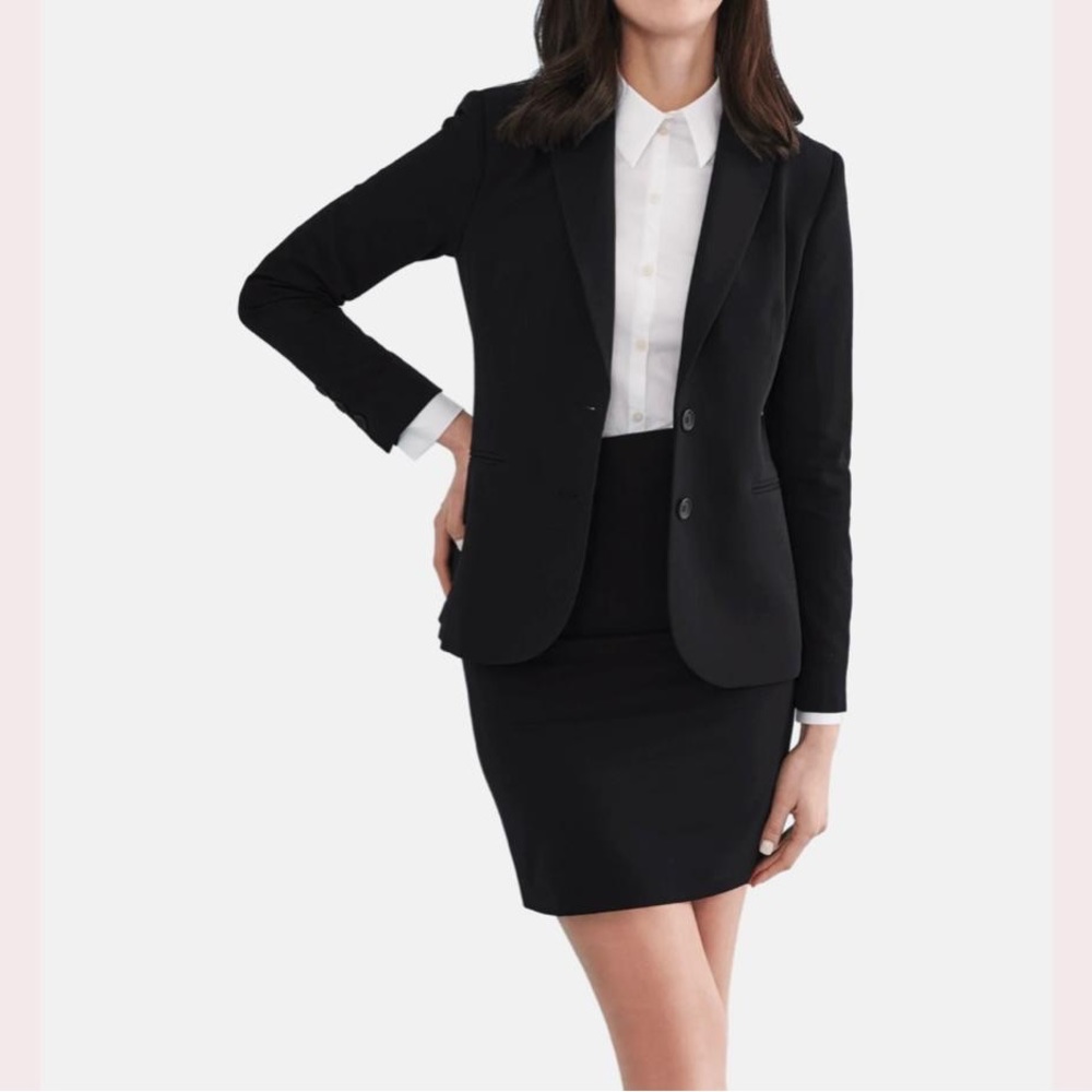 Suitably suit  size 10